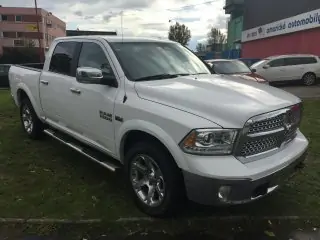 2013 - 18 RAM 1500 . 2500 , 3500 2019- 23 RAM 1500 CLASSIC , 2500 , 3500 -Čelní okno
