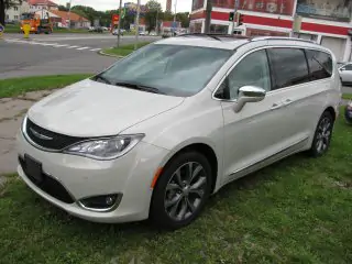 2017 - 22 Chrysler Pacifica -Čelní okno