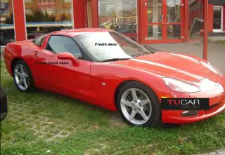 2005 - 08 CHEVROLET CORVETTE -Čelní okno