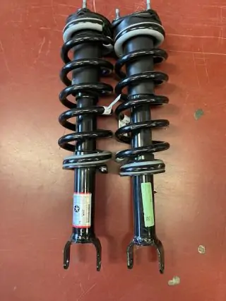 2019 -25 RAM 1500 - sada předních tlumčů